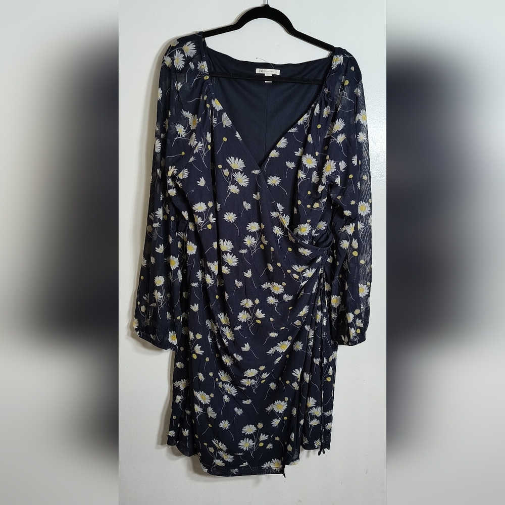 Cato Blue and White Daisy Print Ruched Wrap Dress with Bishop Sleeves Size 22/24